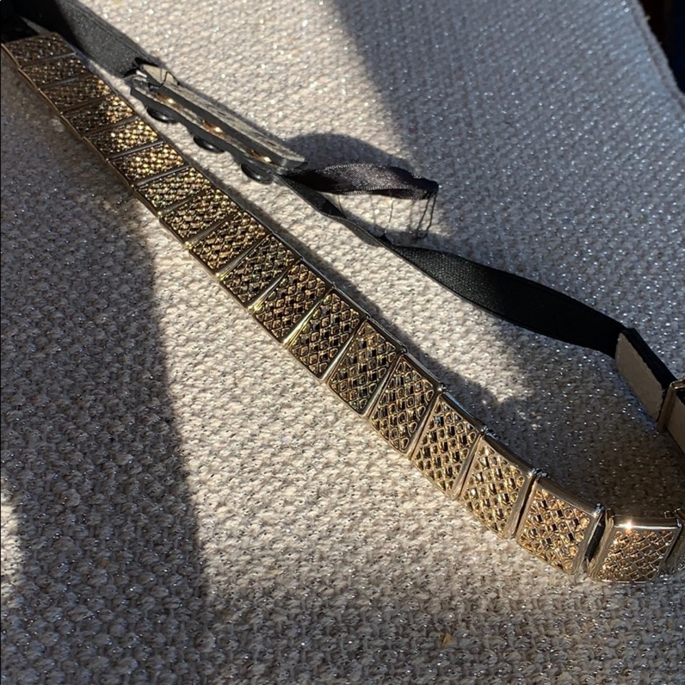 Silver stretch belt